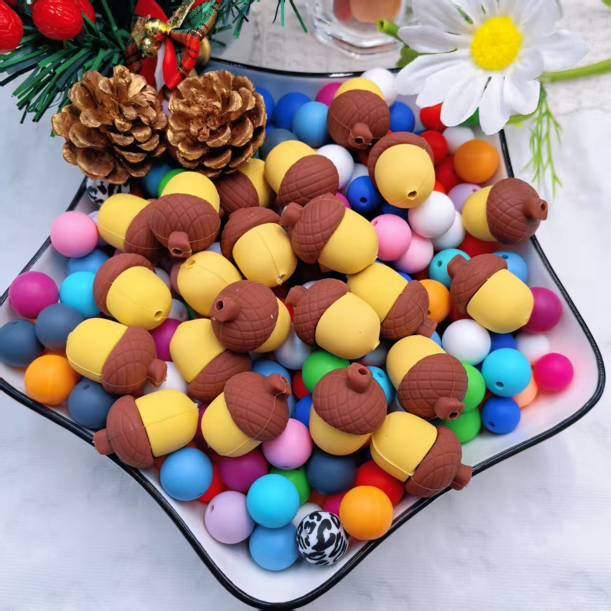 Hot selling new product 3D adhesive mold acorn shaped silicone cartoon beads