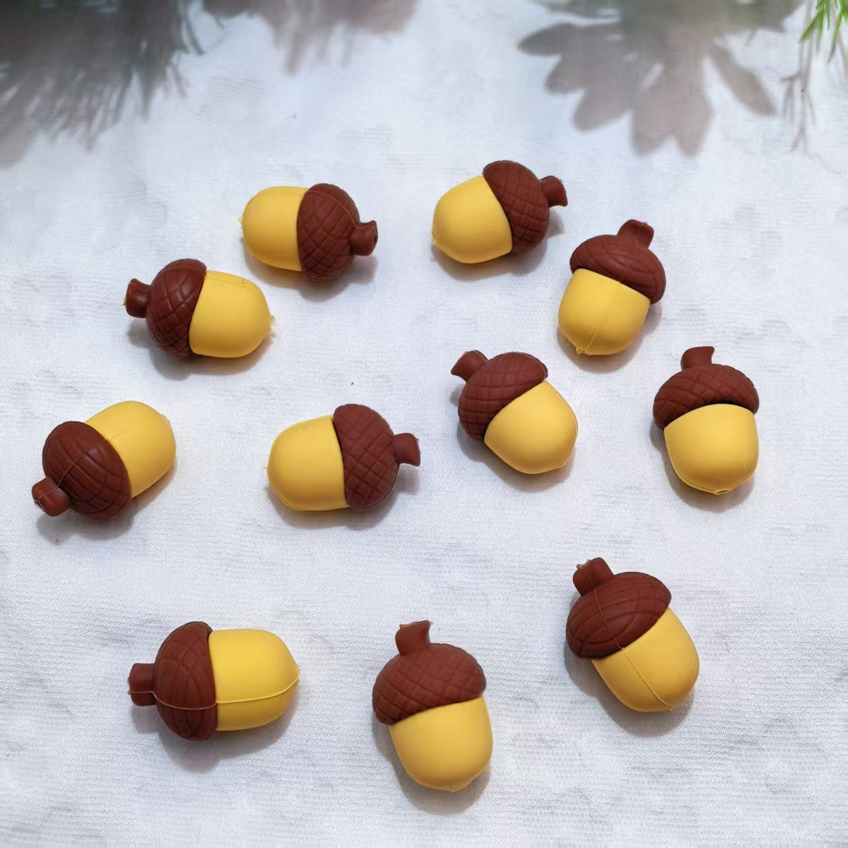 Hot selling new product 3D adhesive mold acorn shaped silicone cartoon beads